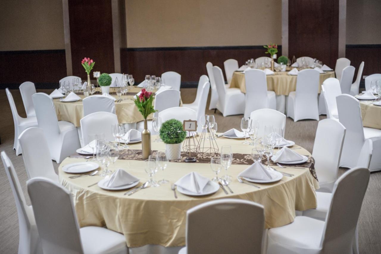 סן פדרו מקאטי The Alpha Suites מראה חיצוני תמונה